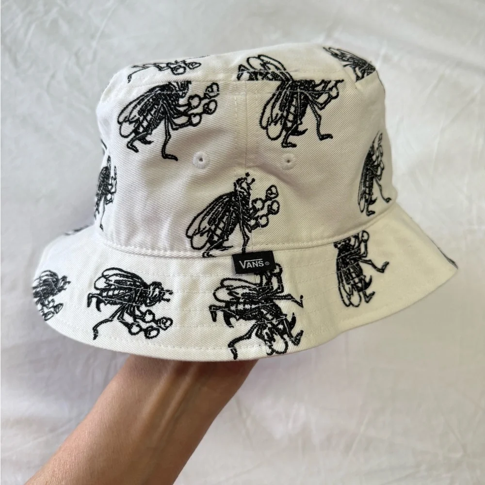Vans | Unisex | White Black Undertone II Bucket Hat | Boxing Bees | One Size